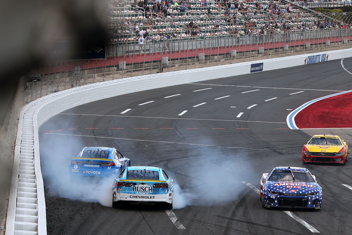 Hamlin may regret letting Logano advance over Chastain
