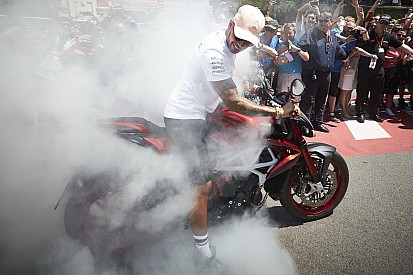 "Si Hamilton veut tester ma MotoGP, je la lui donne directement !"