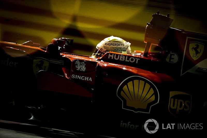 Гран Прі Сінгапуру: Феттель переграв Red Bull та взяв поул