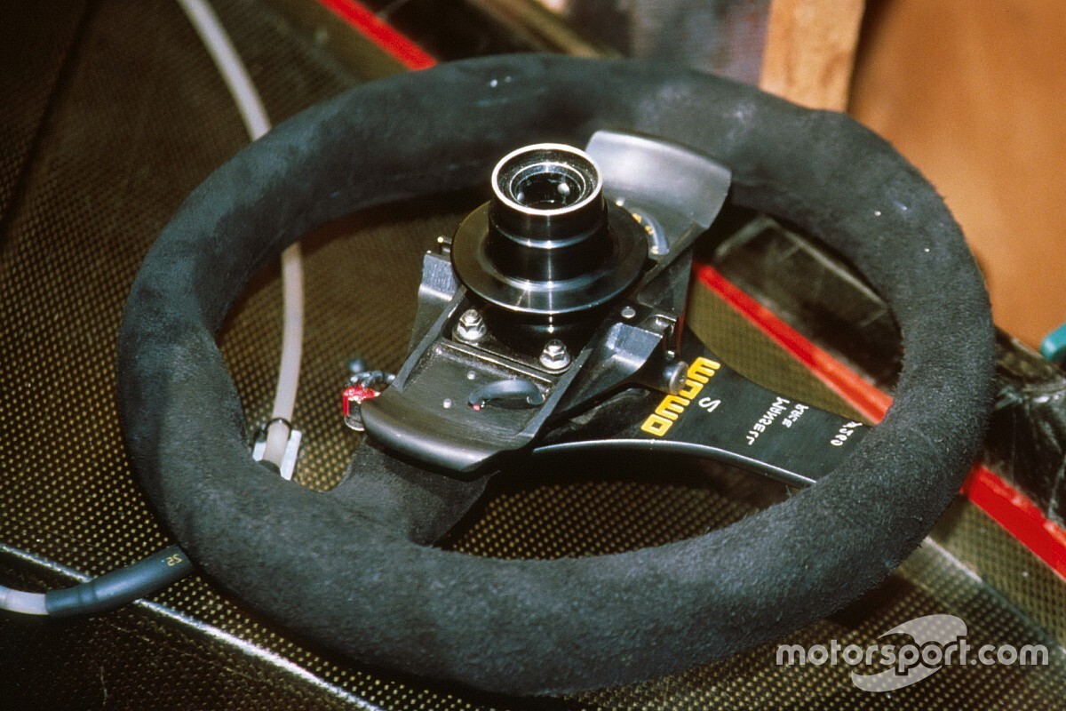 激レア！ AUTOart F1 ステアリング型 置時計 ハンドル パドルシフト