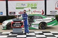 Allmendinger gana su primera carrera en óvalo en NASCAR