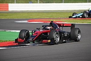 Ilott gana y toma el liderazgo en la F&oacute;rmula 2