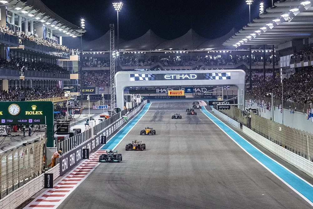 Lewis Hamilton, Mercedes W12, Max Verstappen, Red Bull Racing RB16B, Lando Norris, McLaren MCL35M, the rest of the field