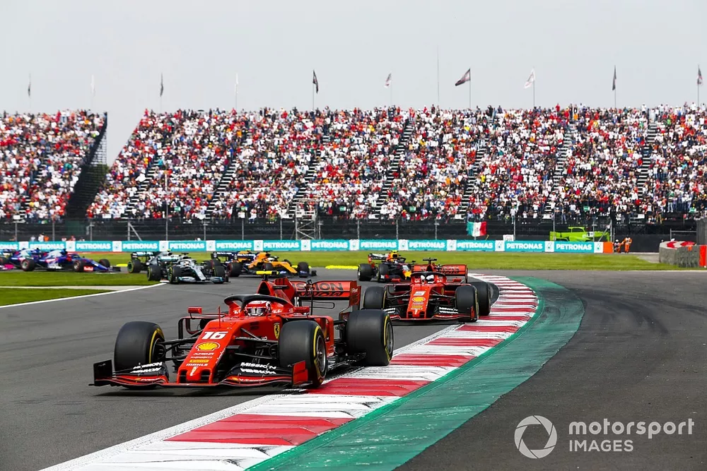 Charles Leclerc, Ferrari SF90 y Sebastian Vettel, Ferrari SF90 al incio