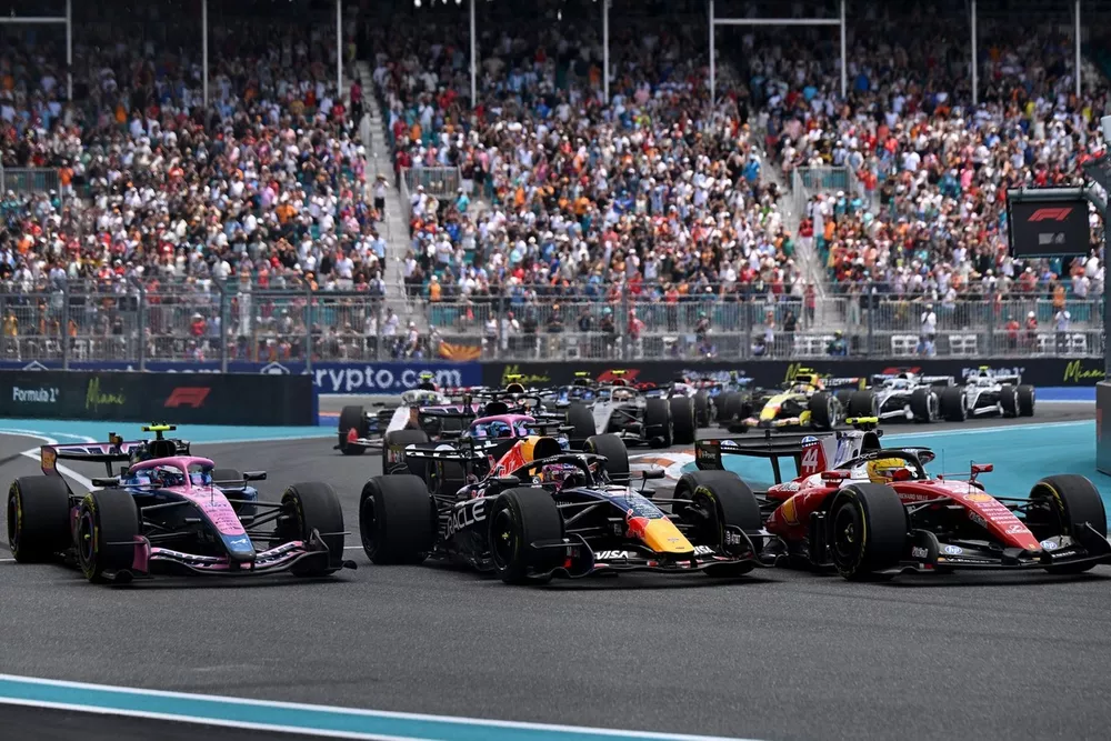 Lewis Hamilton, Ferrari, Max Verstappen, Red Bull Racing, Franco Colapinto, Alpine