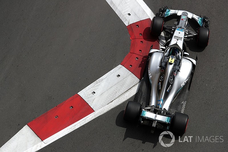 GP Baku, Libere 1: Bottas davanti, Verstappen sbatte, Vettel in crisi