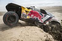 Solo tres Peugeot y Al Attiyah luchan por el liderato cuatro días después