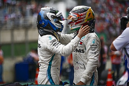Bottas enaltece Hamilton: “Ele continua melhorando”