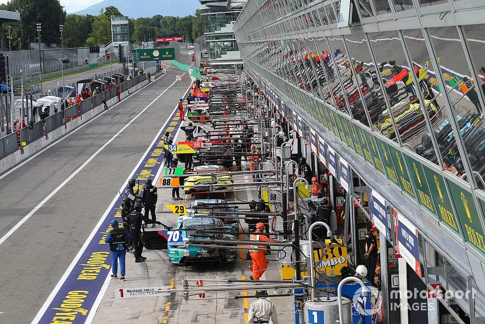 Ambiente del pitlane de las 6h de Monza