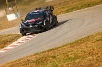 Ogier lidera en el inicio en Cerdeña y Evans sufre un pinchazo