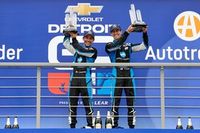 IMSA Detroit: Acura vence a Porsche en una pelea callejera