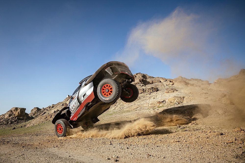 #204 Team Audi Sport Audi: Stephane Peterhansel, Edouard Boulanger