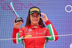 F1 Academy: triple podio de Marta Garc&iacute;a en Barcelona; m&aacute;s l&iacute;der