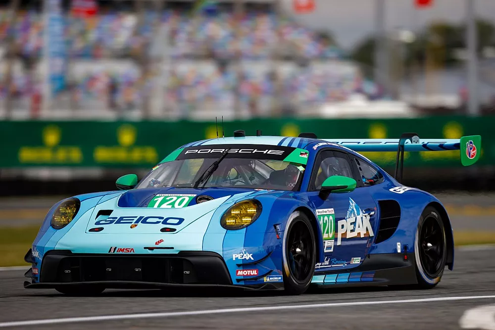 #120 Wright Motorsports Porsche 911 GT3 R: Adam Adelson, Elliott Skeer, Jan Heylen, Fred Makowiecki
