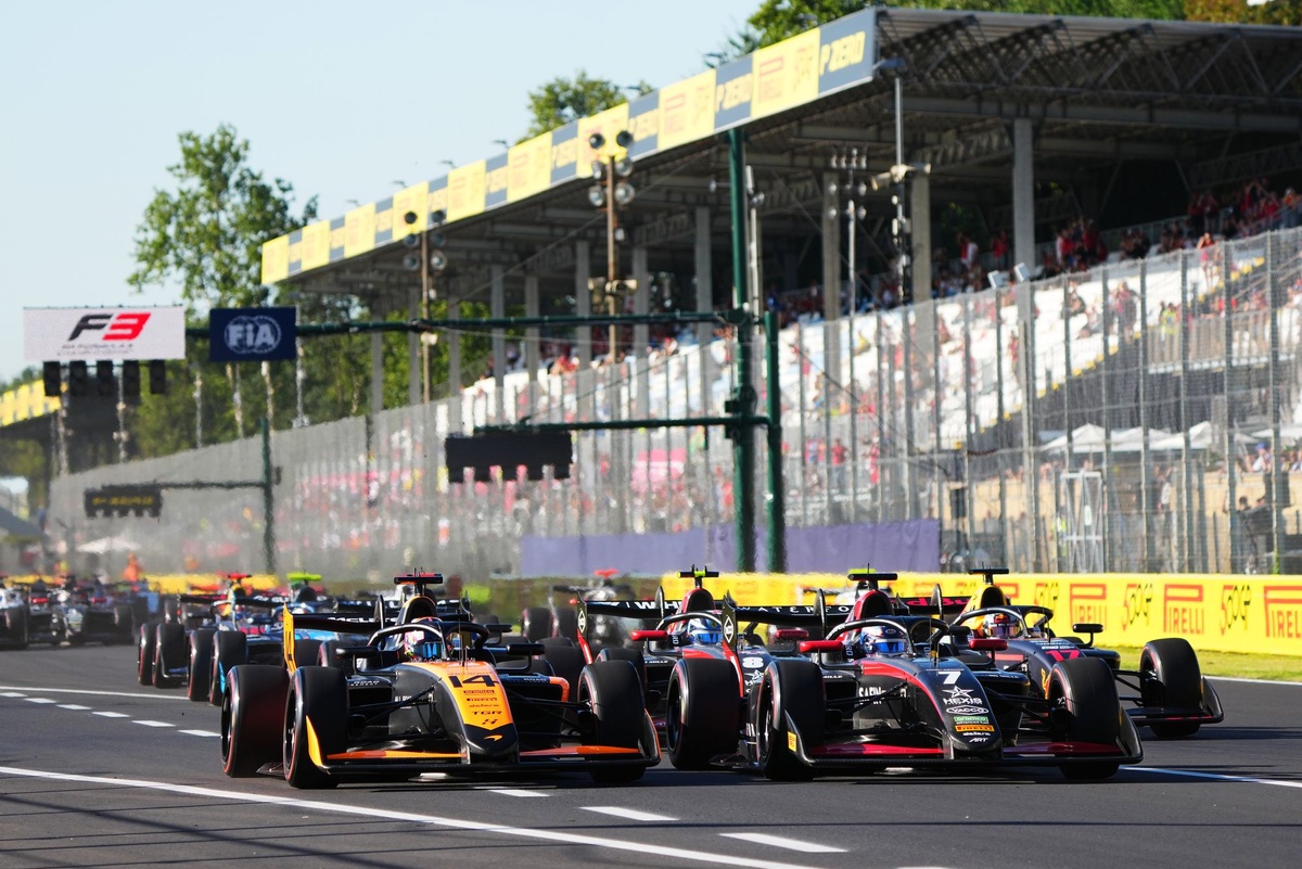 Clerot é 6º no primeiro dia de testes da F3 em Barcelona Clerot é 6º no primeiro dia de testes da F3 em Barcelona