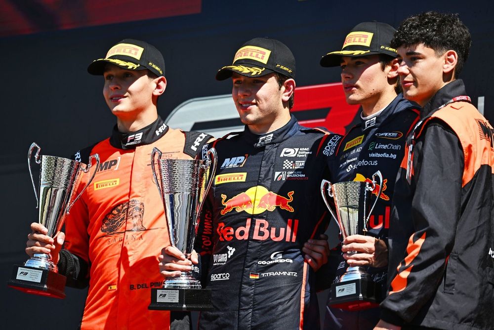 Podio: ganador Tim Tramnitz, MP Motorsport, segundo Bruno Del Pino, MP Motorsport, tercero Nikola Tsolov, Campos Racing