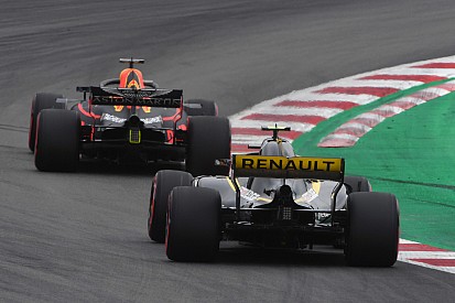 Sainz visszatérhet a Toro Rossóhoz, de Vergne is megkaphatja az ülést