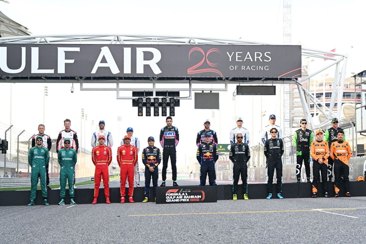 【２枚セット】F1 2025 メルセデス ドライバーズカード 動き加速する2025年F1ドライバーラインアップ！ ペレス＆角田の