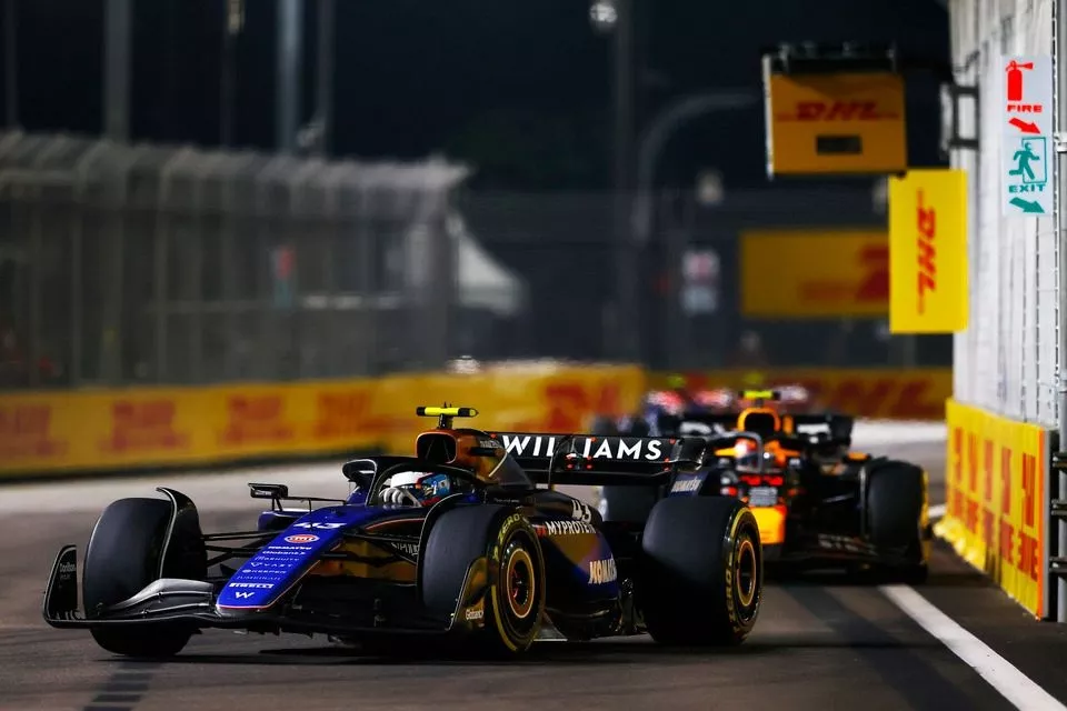 Franco Colapinto, Williams FW46, Sergio Perez, Red Bull Racing RB20 