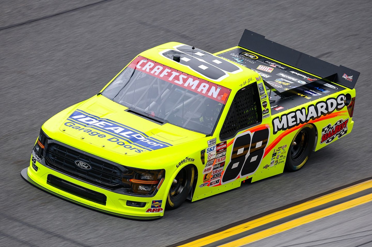 Matt Crafton to retire from full-time NASCAR Truck racing, ending 25-year streak