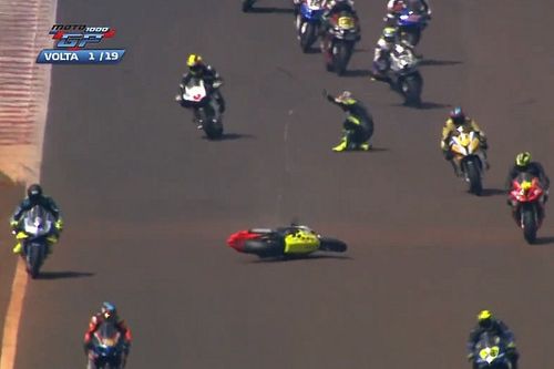 VIDEO: Mueren 2 pilotos tras grave accidente de Moto1000GP en Brasil