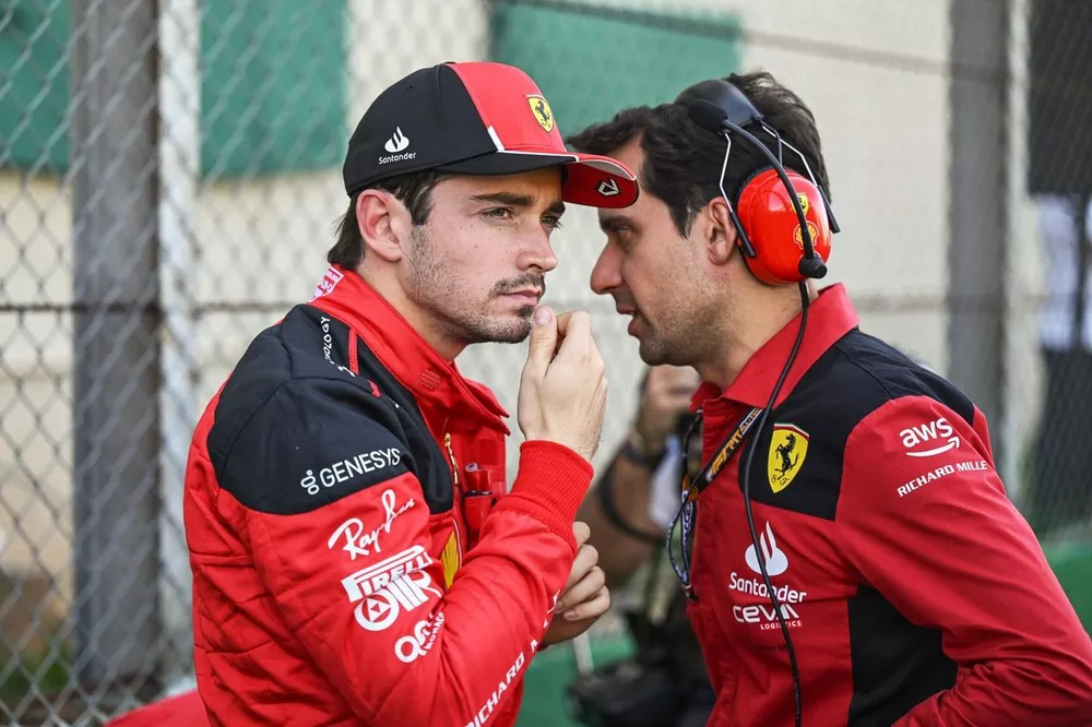Charles Leclerc, Scuderia Ferrari, avec son ing&eacute;nieur