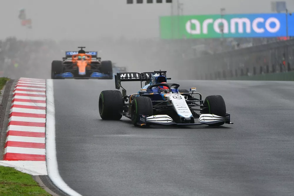 George Russell, Williams FW43B, Daniel Ricciardo, McLaren MCL35M