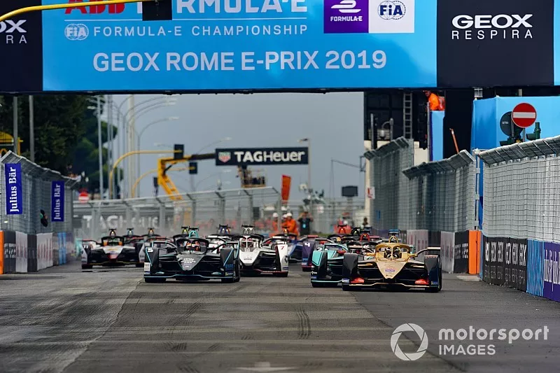 Andre Lotterer, DS TECHEETAH, DS E-Tense FE19, Mitch Evans, Panasonic Jaguar Racing, Jaguar I-Type 3, Stoffel Vandoorne, HWA Racelab, VFE-05, at the start