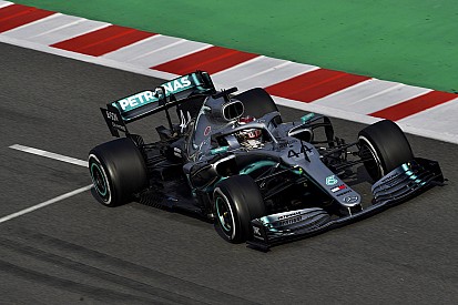 Gemotiveerde Hamilton laat zich niet afleiden door bijzonder record