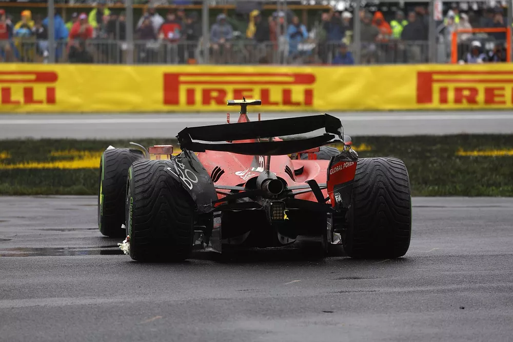 Choque de Carlos Sainz, Ferrari SF-23, en la FP3