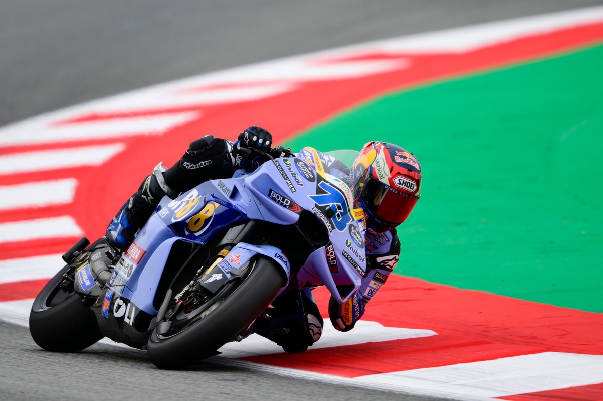 MotoGP | Barcellona, Libere 1: Ducati al top con Alex Marquez, Martin secondo col brivido
