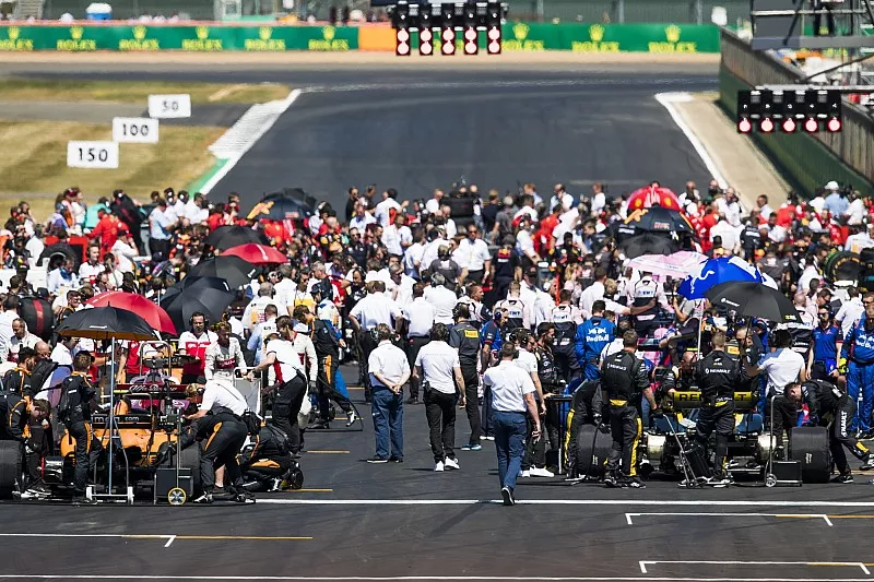Drukke pre-race grid