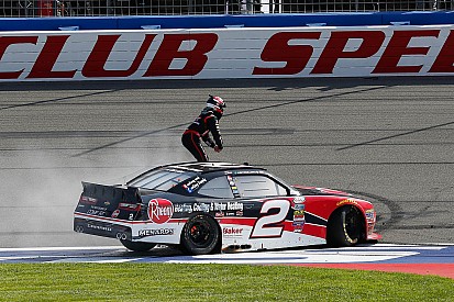 Hochdramatisches Xfinity-Finish in Fontana endet mit Sieg für Austin Dillon