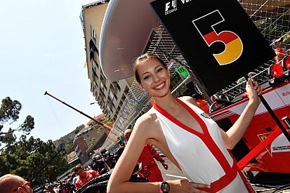 Vettel blij met grid girls in Monaco: "De situatie is een beetje opgeblazen"