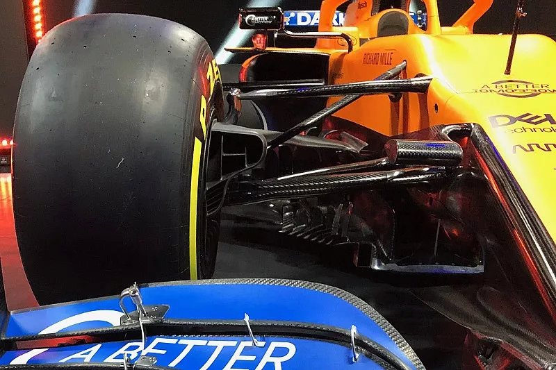 McLaren MCL35 voorwielophanging detail
