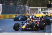 Piastri gana, Checo Pérez choca con Sainz y Colapinto entra en los puntos en Bakú F1
