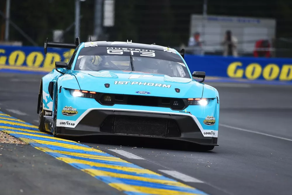 #77 Proton Competition Ford Mustang LMGT3: Ryan Hardwick, Zacharie Robichon, Benjamin Barker