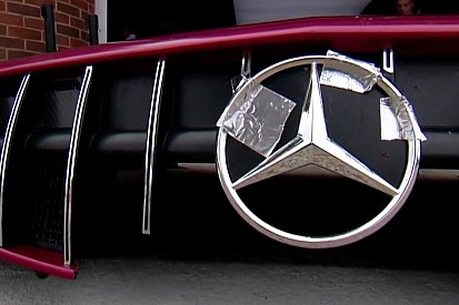 A szigszalag a DTM-ben is megoldás, avagy hullócsillag a Mercedes orrán