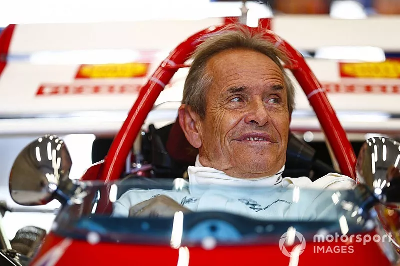Belgische racelegende Jacky Ickx geeft een demo in een Ferrari 312B
