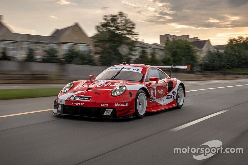 La decoraci&oacute;n del Porsche 911 RSR, dedicada a Coca-Cola