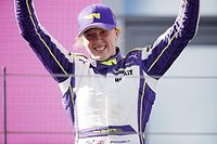 Powell rządzi na Silverstone