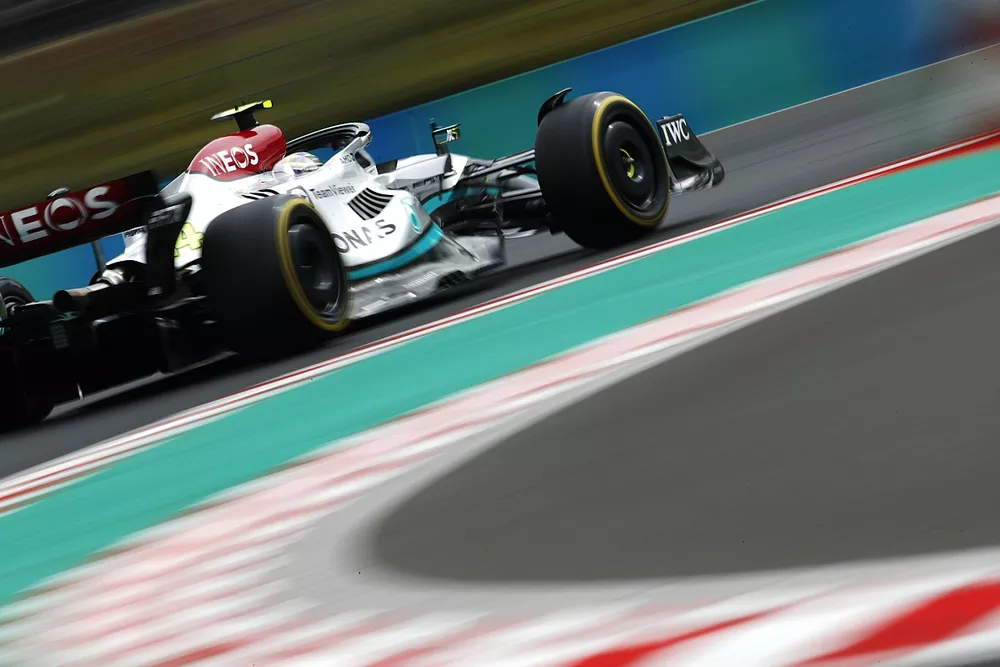 Lewis Hamilton, Mercedes W13