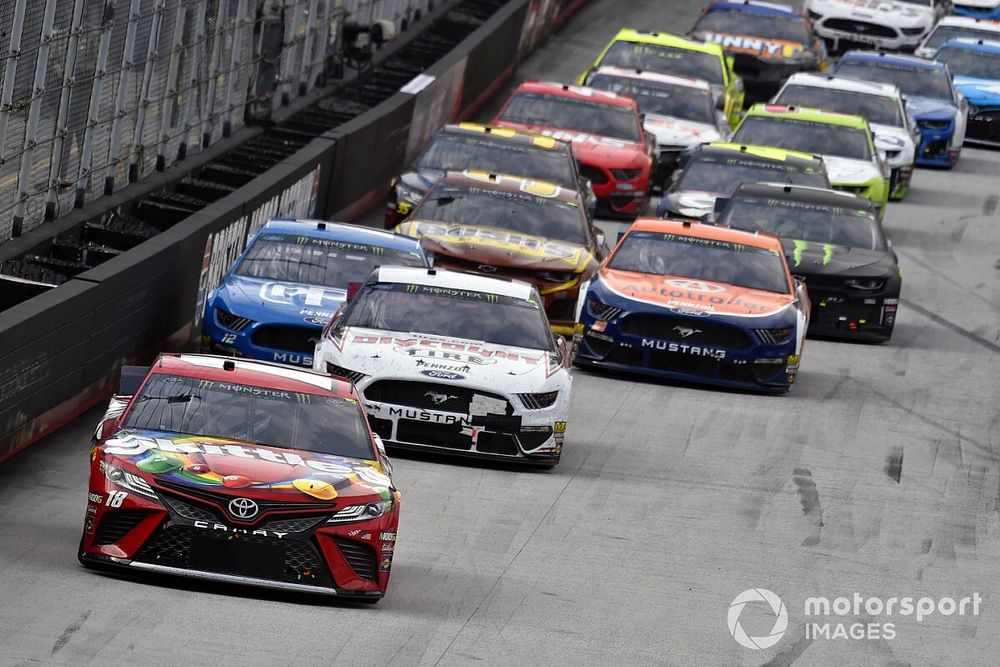 Kyle Busch, Joe Gibbs Racing, Toyota Camry Snickers