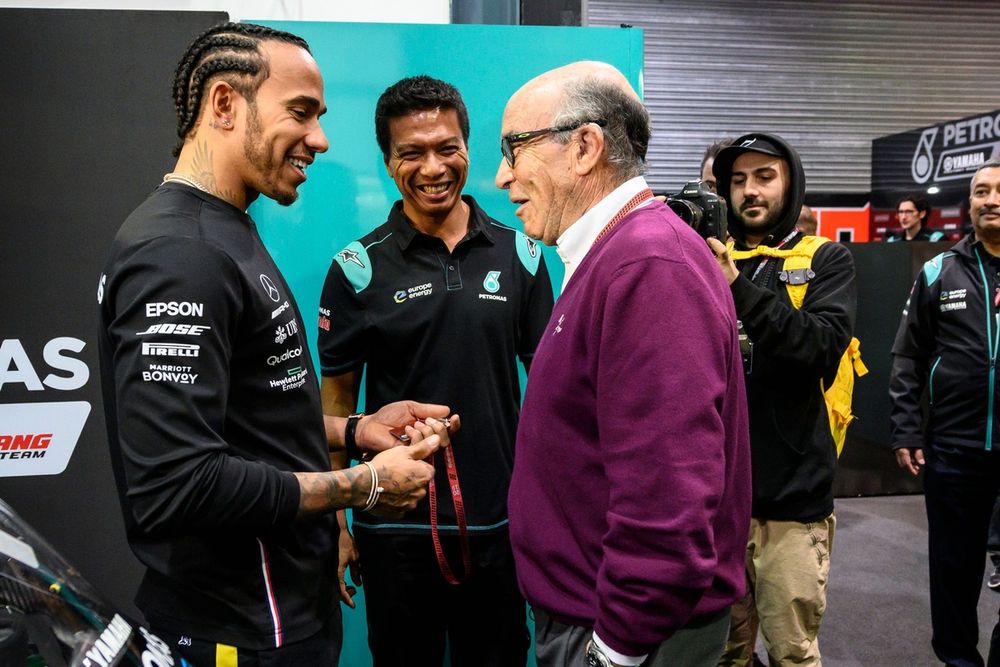 Lewis Hamilton, Carmelo Ezpeleta, CEO Dorna Sports