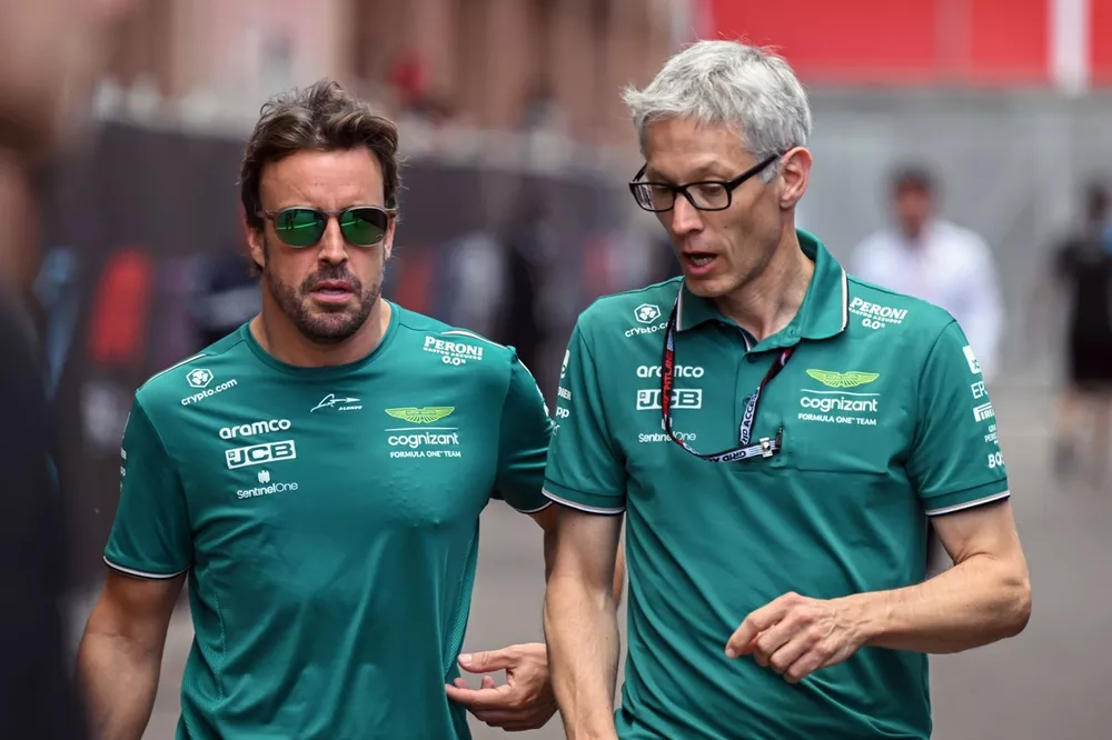 Fernando Alonso, Aston Martin F1 Team, with Mike Krack, Team Principal, Aston Martin F1 Team