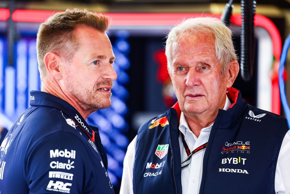 Dr. Helmut Marko, Consultant, Red Bull Racing, Richard Wolverson, Head of Racing Operations Red Bull Racing 