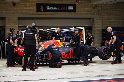Verstappen sostituisce il cambio e arretra di cinque posizioni in griglia