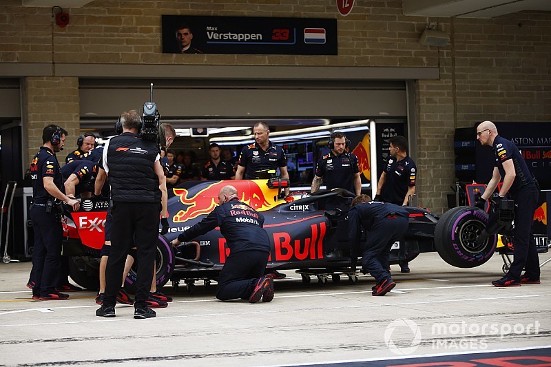 Verstappen sostituisce il cambio e arretra di cinque posizioni in griglia