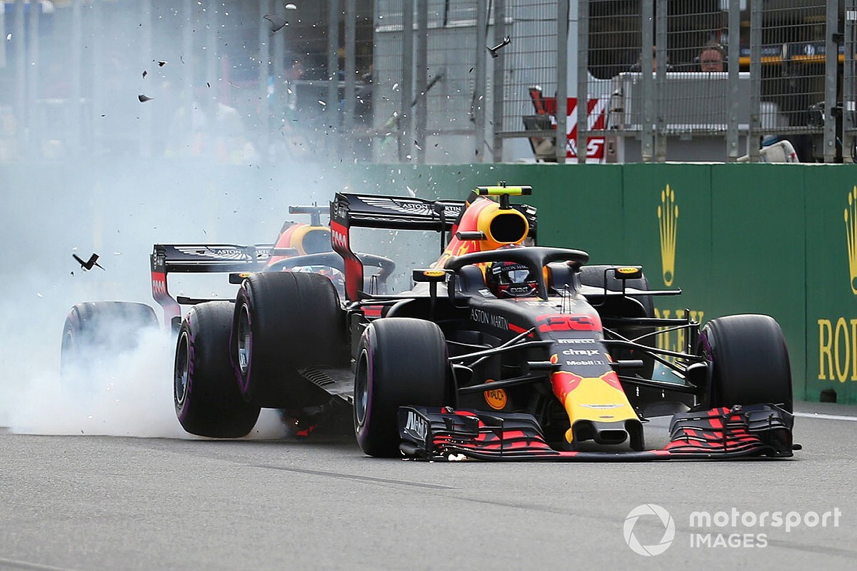 Red Bull, Bakü kazasında Verstappen ve Ricciardo'ya birbirlerini suçlamama talimatı vermiş