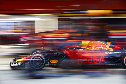 Ферстаппен упрекнул Renault в работе с Red Bull по остаточному принципу